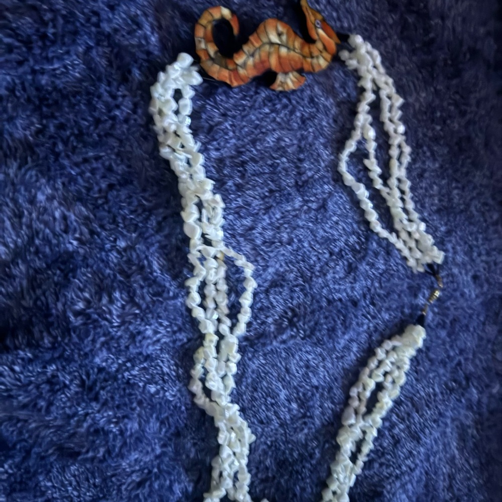 This Beautiful Necklace. Show Stopper. Ready for shipping. - Picture 2 of 3